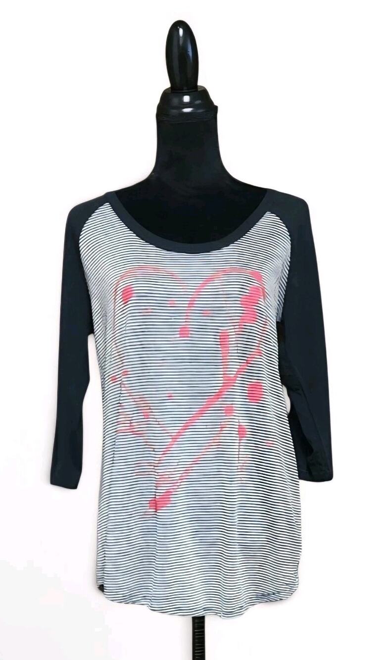 Roxy Logo 90s White & Black Striped Pink Heart Graphic 3/4 Sleeve Top Shirt